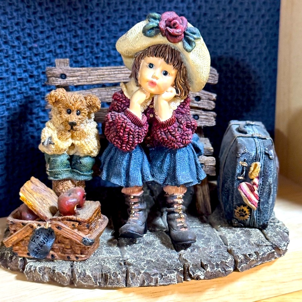 Boyd’s Collection/Yesterdays' Child, “Shannon and Wilson - Waitin’ For Grandma”